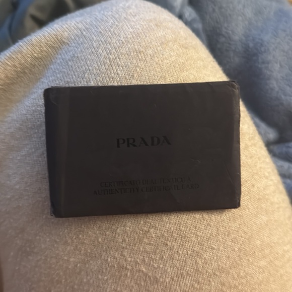 ❤️🔥PRADA🔥Tessuto Nylon Saffiano Tote - Picture 9 of 16